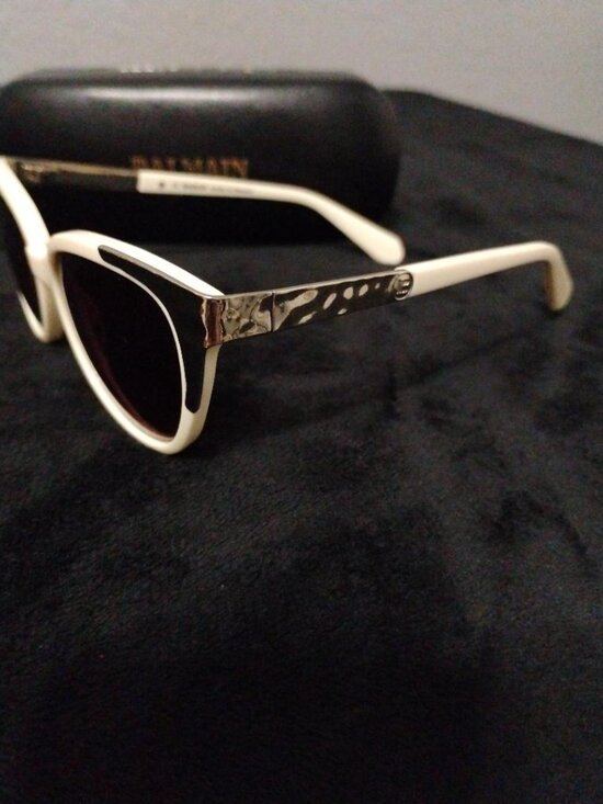 Balmain Paris Women\'s Cream Cat Eye Sunglasses with Case Like New main image 10